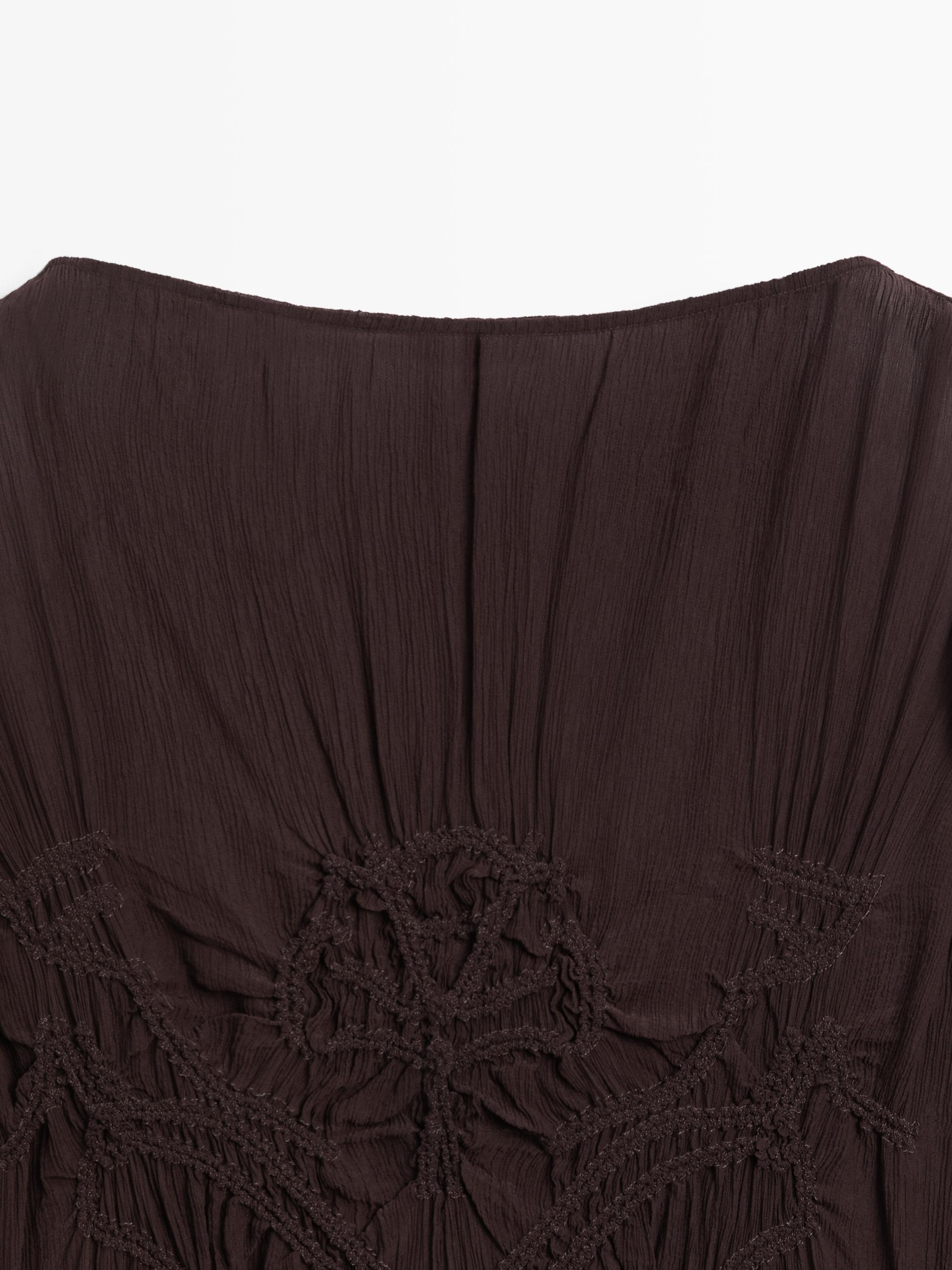 Robe midi fluide froncée