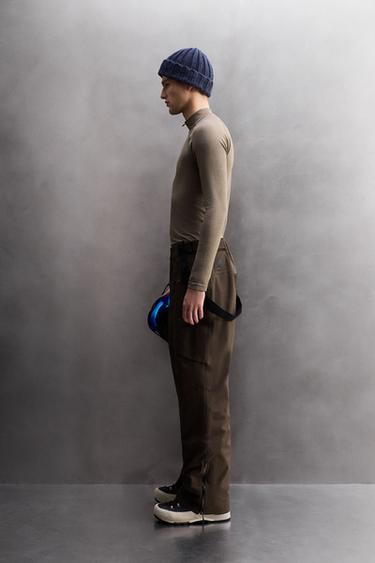 T-SHIRT DE COMPRESSION À COL ZIPPÉ SKI - Vert moyen de Zara - Image 3