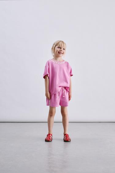 CAMISETA LACE MARGARITAS - Rosa medio de Zara