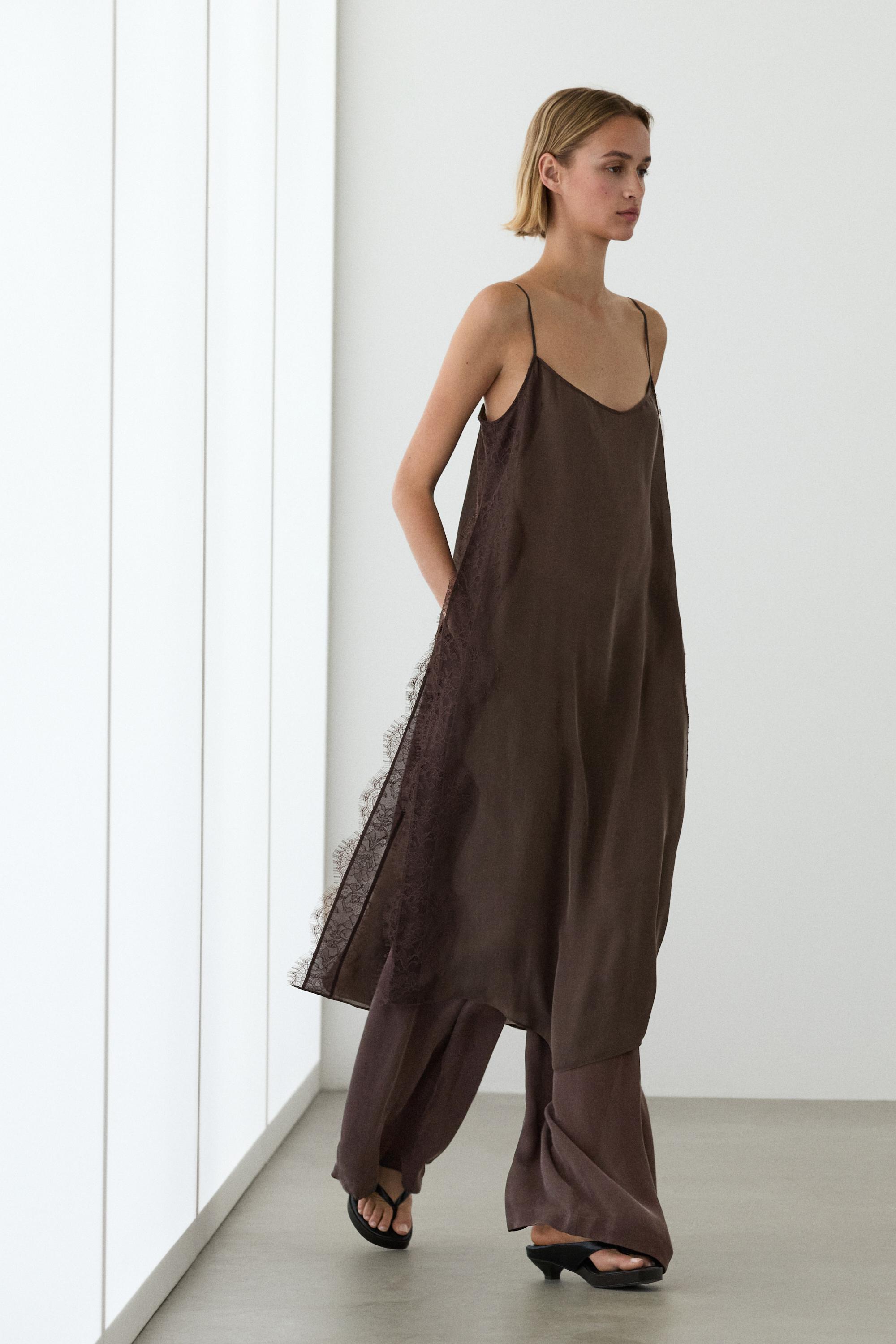 Total look camisole dress with lace detail