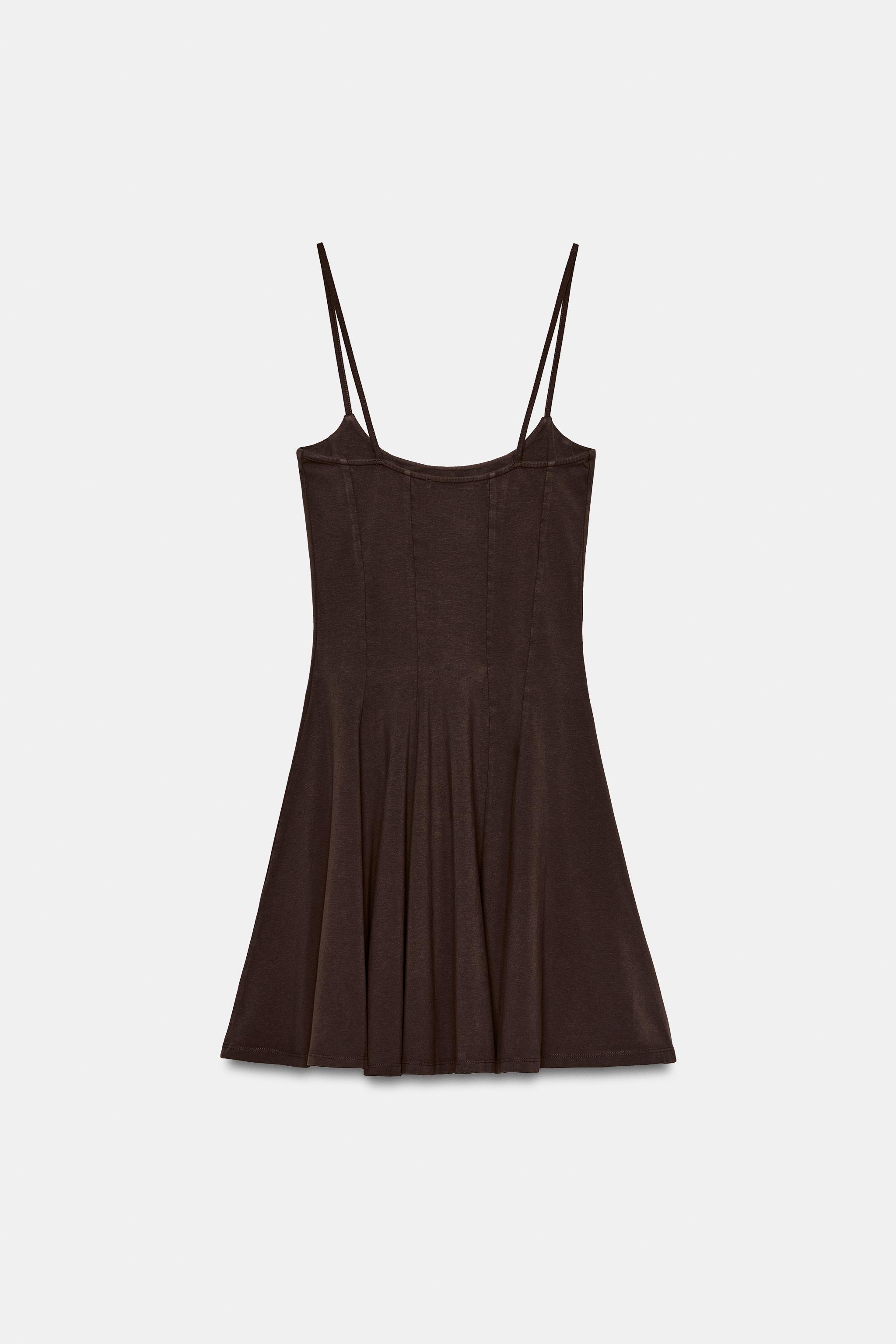 ROBE COURTE JUPE ÉVASÉE