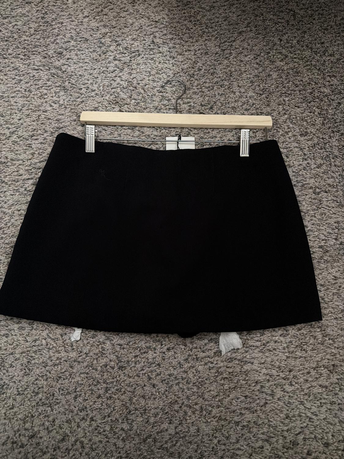 ZIPPERED SKORT - Image 2