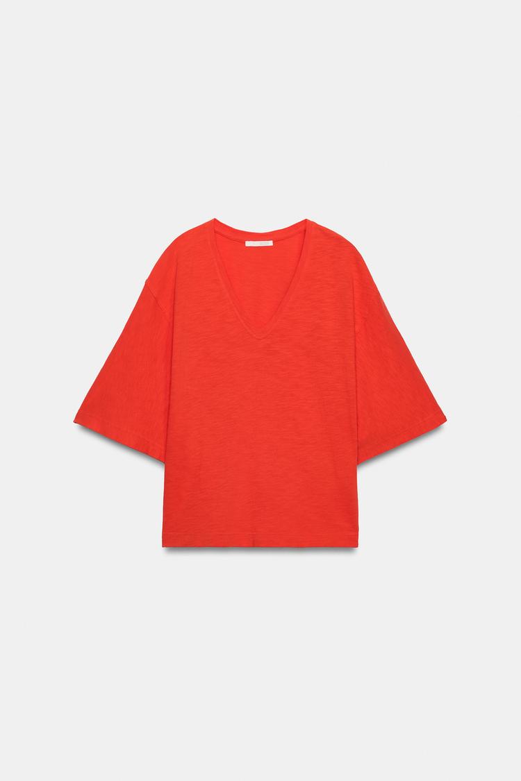 CAMISETA CON ESCOTE EN V 5