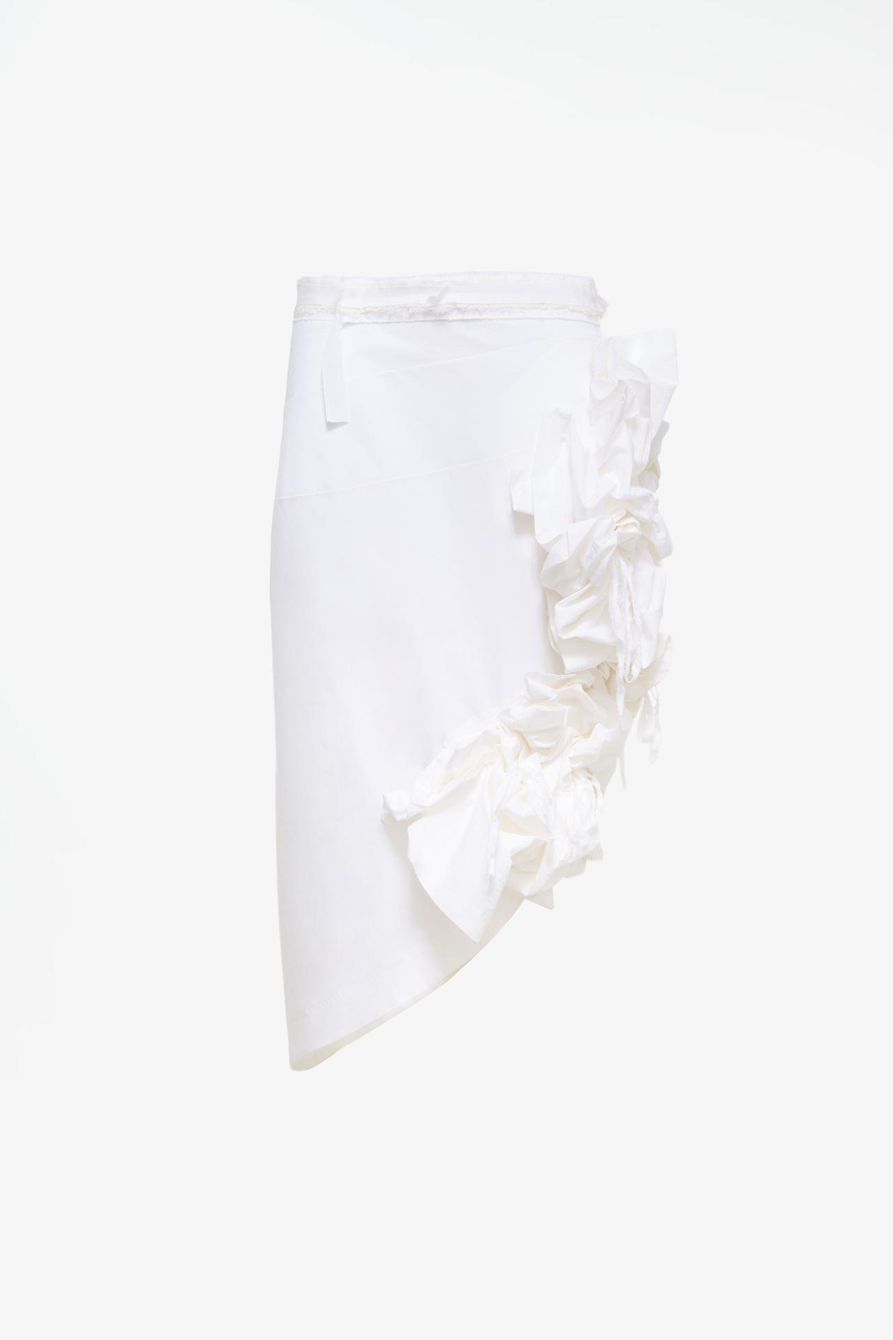 LIMITED EDITION ASYMMETRIC FLORAL APPLIQUÉ SKIRT — White