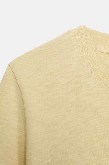 T-SHIRT EN COTON FLAMMÉ - Jaune pastel de Zara - Image 7