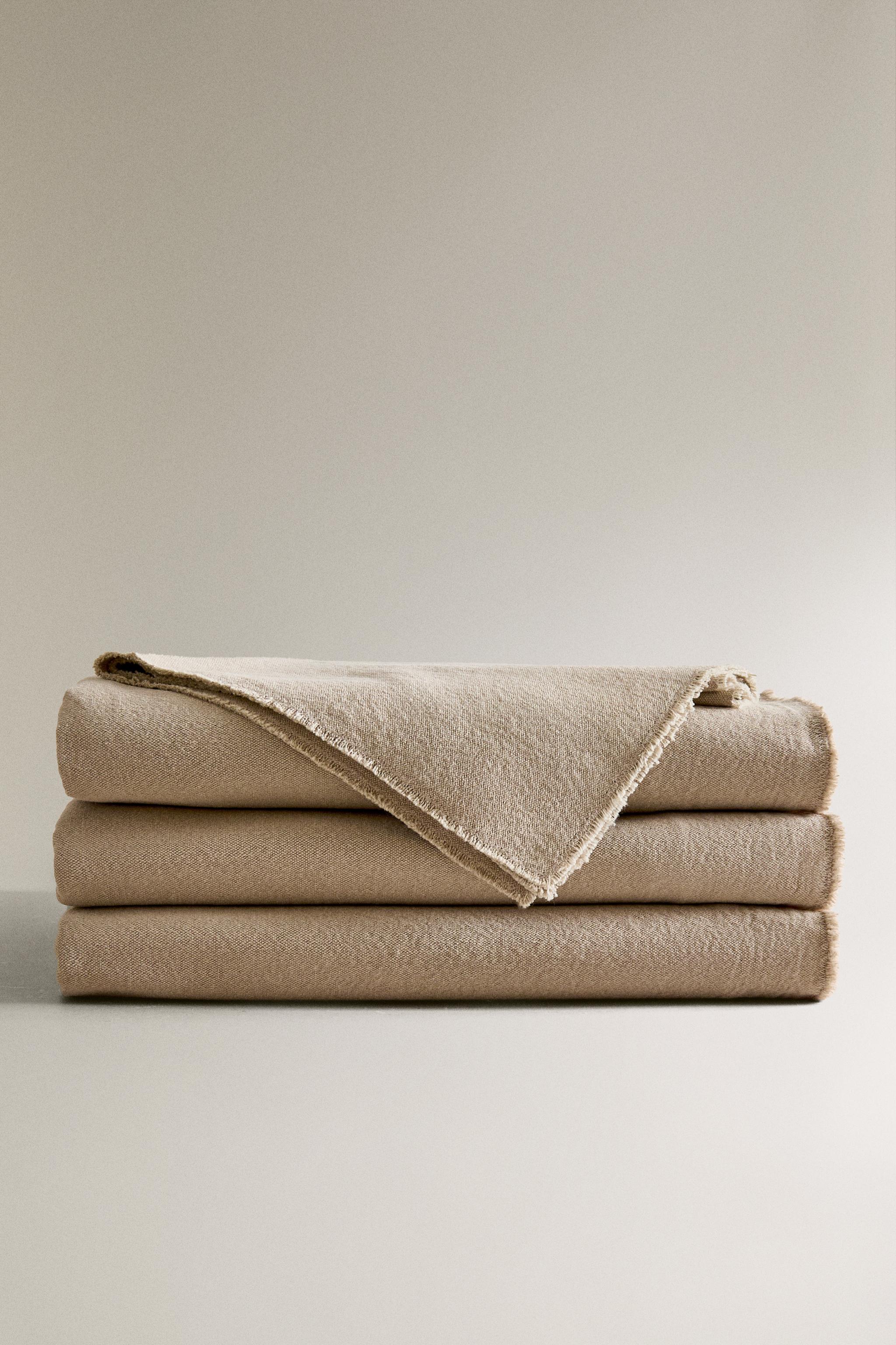 ZARA  ホワイト テーブルクロス 170x250 cm ZARA HOME ホワイト テーブルクロス 170x250 cm