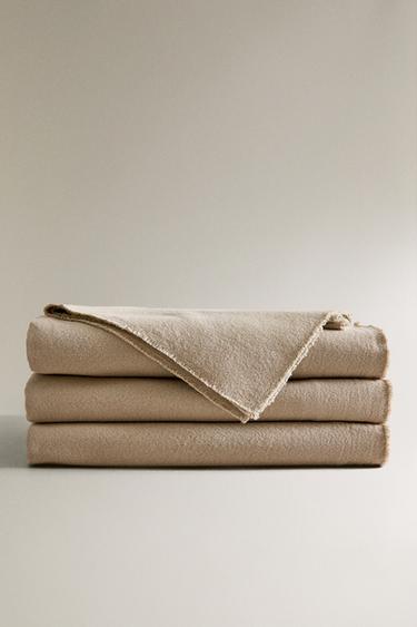 WASHED COTTON TABLECLOTH - GREENISH by Zara