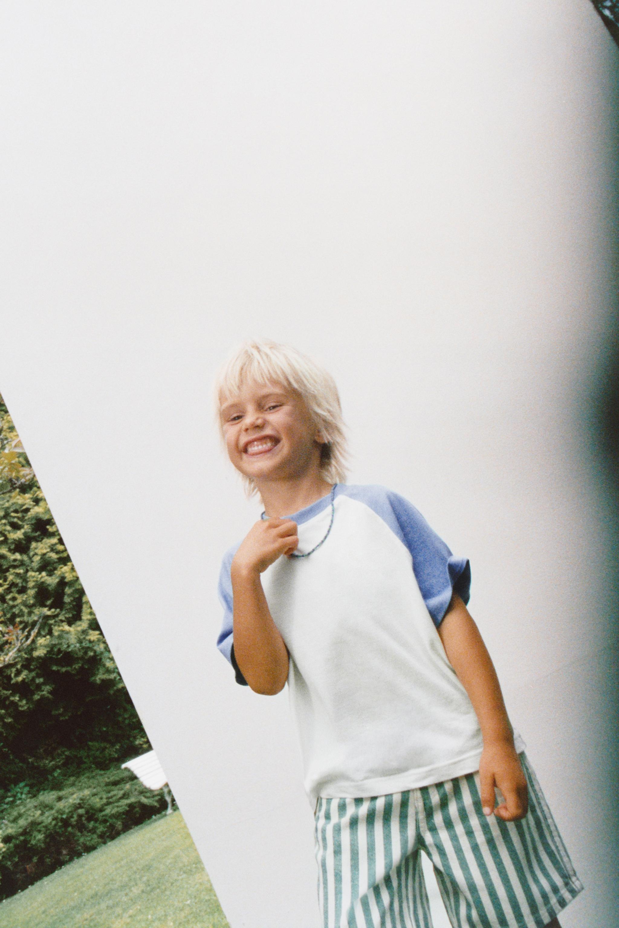 RAGLAN SLEEVE T-SHIRT