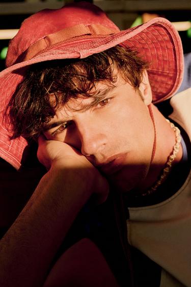 WIDE BRIM BUCKET HAT - Ecru by Zara