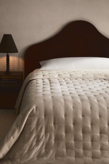 MICROFIBRE QUILTED BEDSPREAD - Light beige by Zara