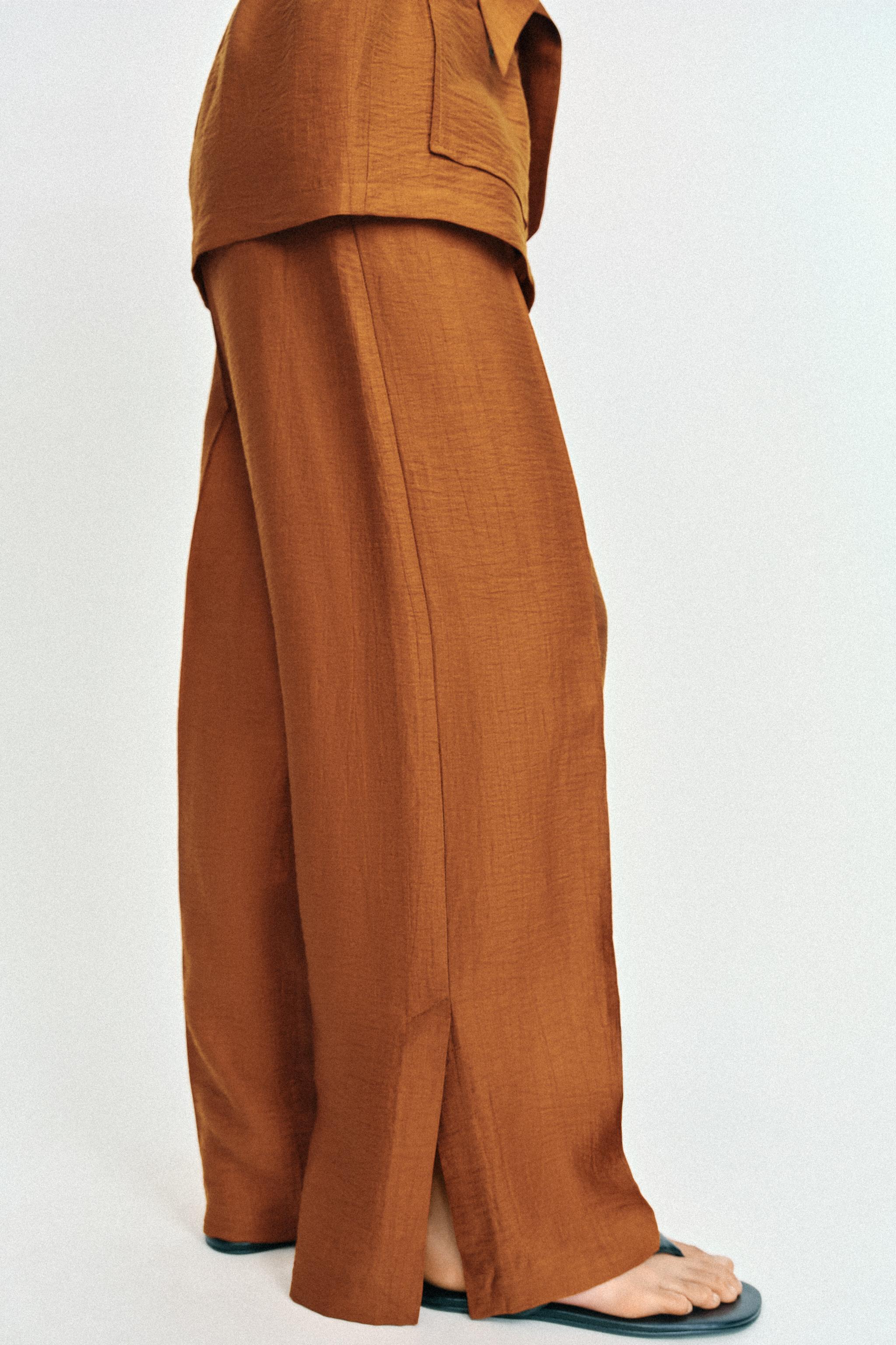 PANTALON FLUIDE EN LIN À FENTES
