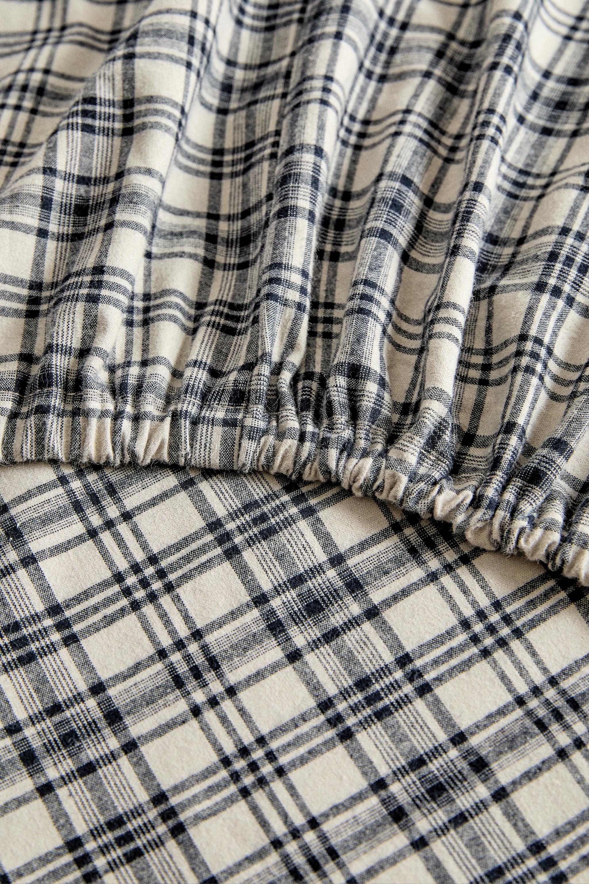 PLAID FLANNEL FITTED SHEET (130 GSM)