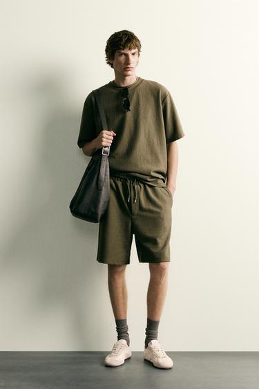 TEXTURED JOGGER BERMUDA SHORTS - Khaki by Zara