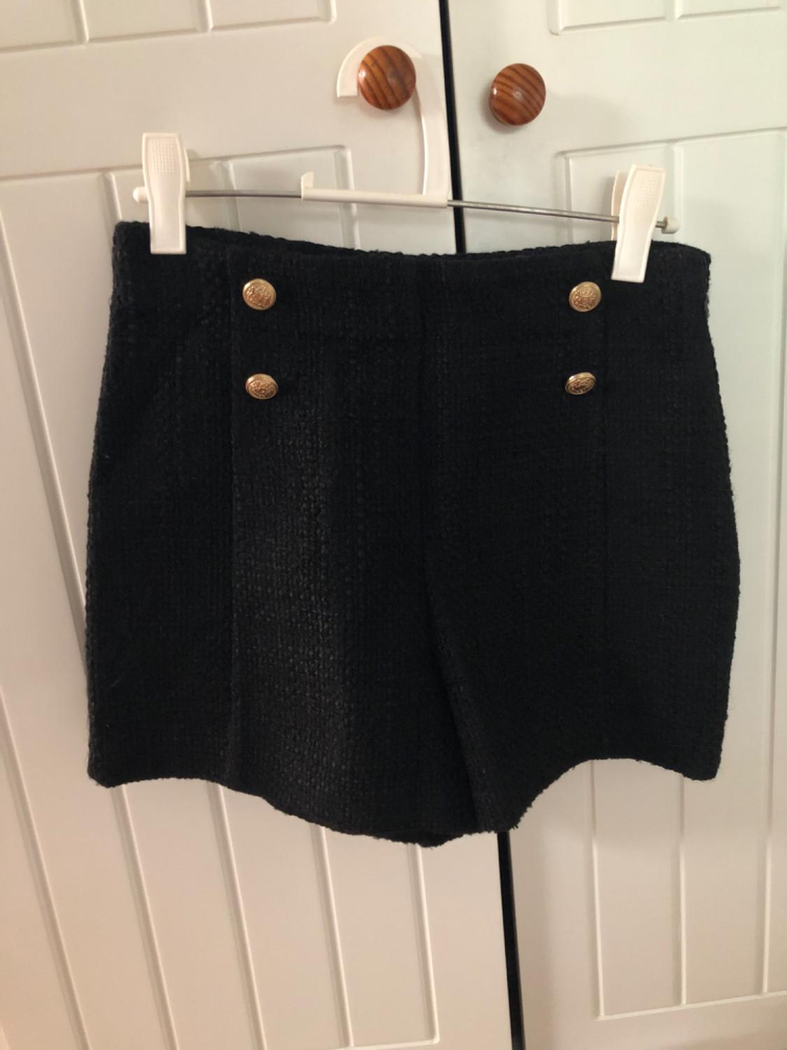 TEXTURED SHORTS
