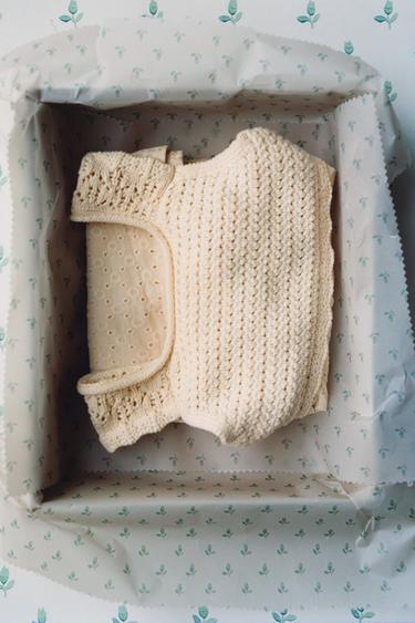 KNITTED DRESS WITH SWISS EMBROIDERY - Butter by Zara