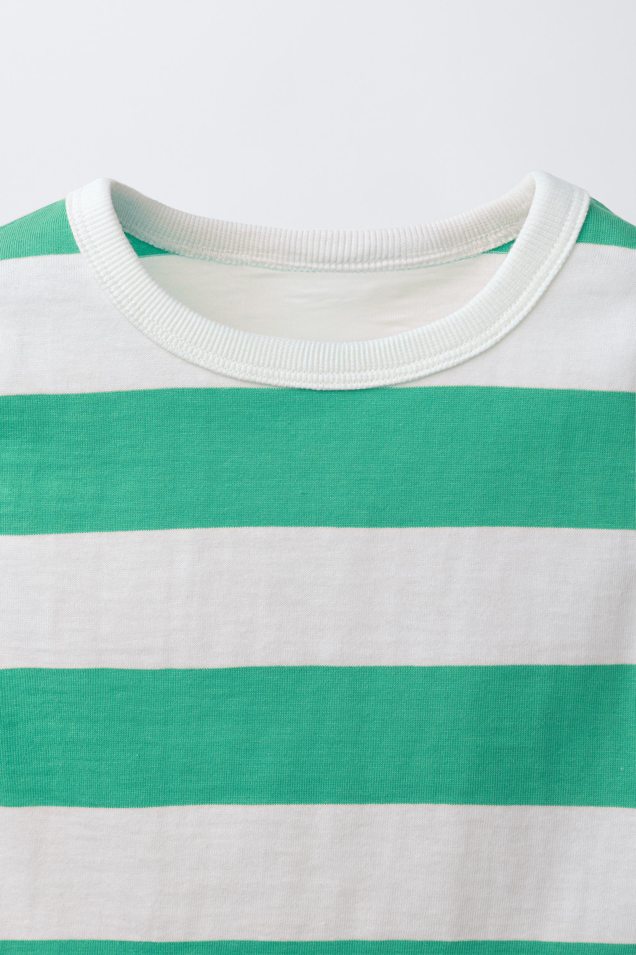 STRIPED SLEEVELESS T-SHIRT