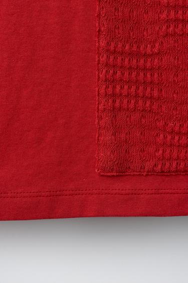 T-SHIRT POCHE EN CROCHET - Rouge de Zara - Image 3