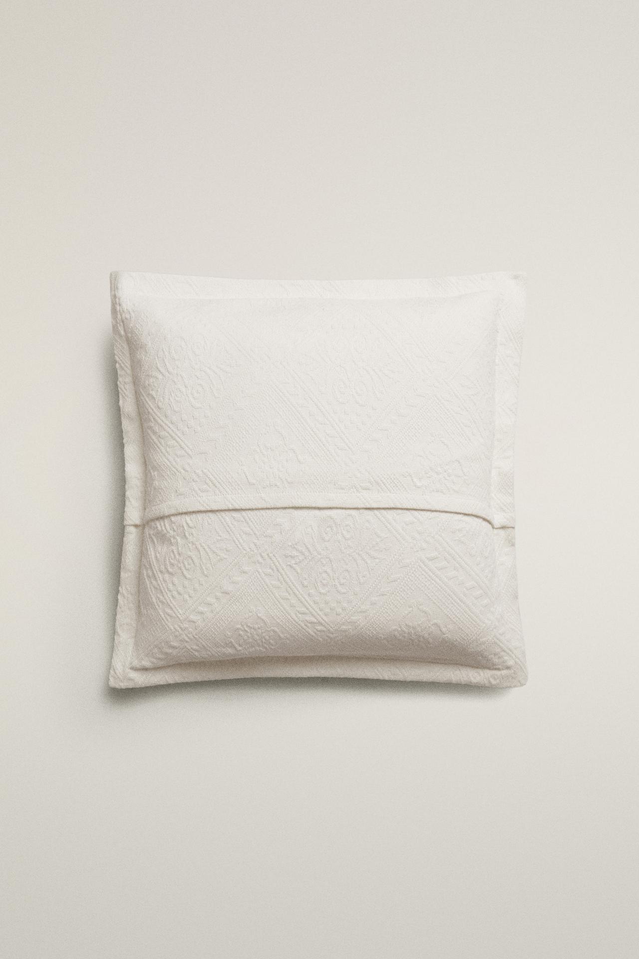 GEOMETRIC PATTERN THROW PILLOW COVER — Ecru