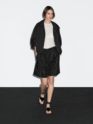 Chaqueta bomber abullonada cuello alto - Negro de Zara - Imagen 0