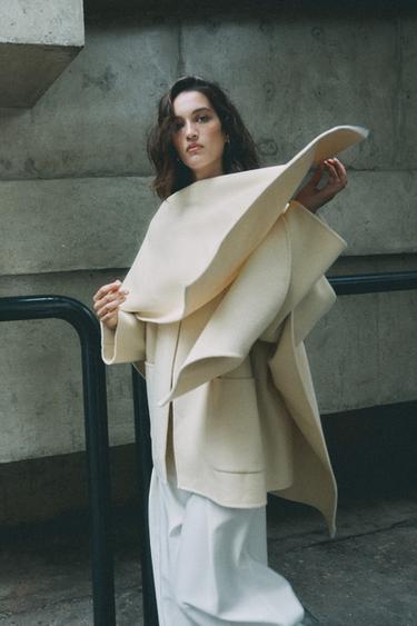 ABRIGO CAPA CON LANA ZW COLLECTION - Crudo de Zara