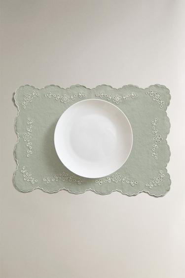 PLACEMAT WITH CUTWORK EMBROIDERY - Green / Blue by Zara - Image 4
