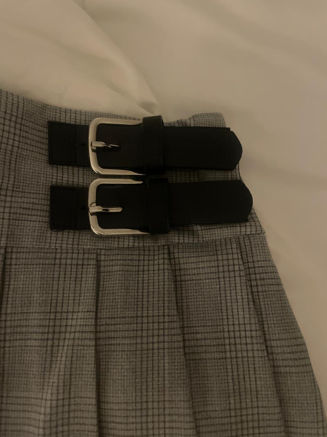 BUCKLED BOX PLEAT SKORT - Image 3