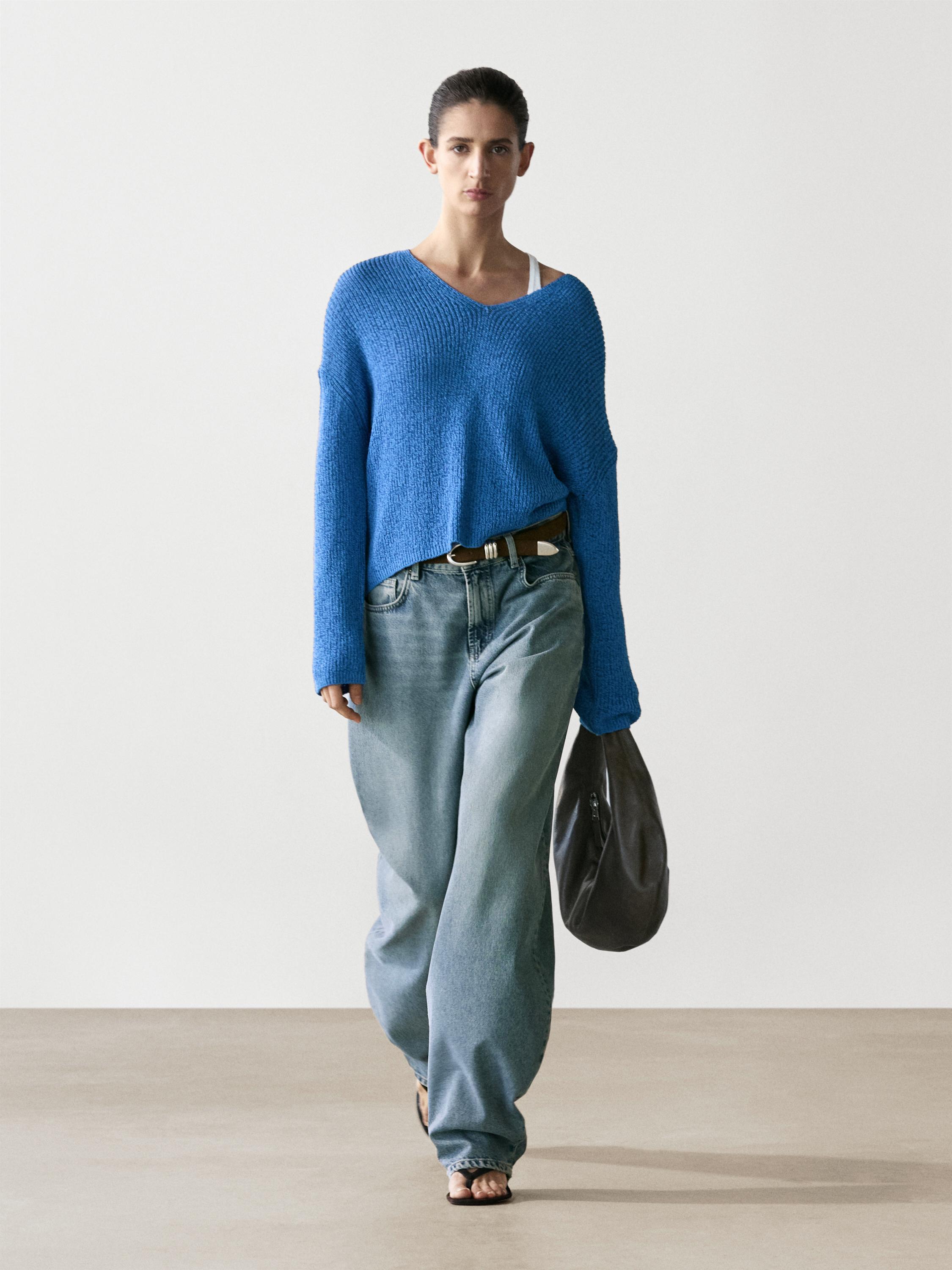 Cotton blend V-neck knit sweater