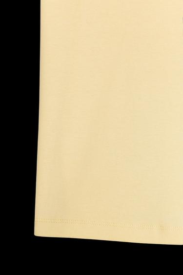T-SHIRT WITH BACK SEAM - Yellow by Zara