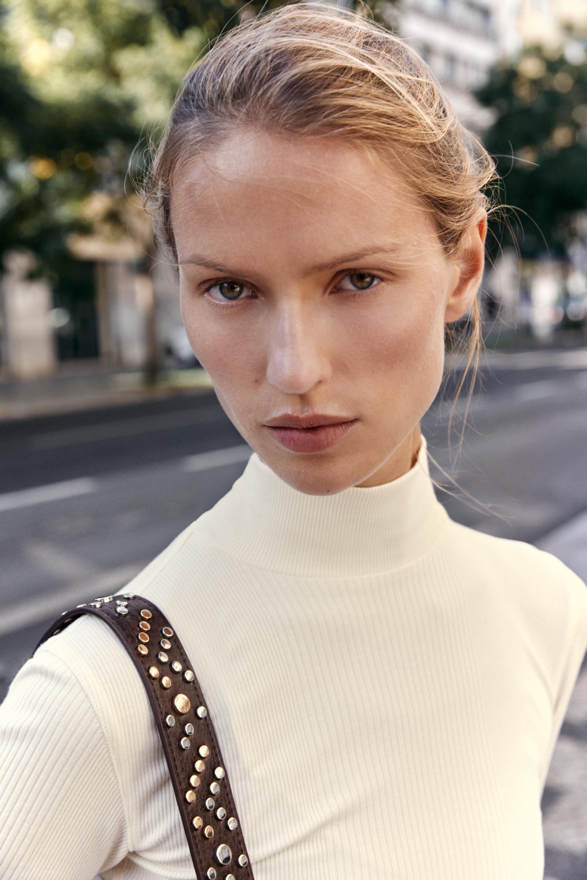 RIB KNIT MOCK NECK T-SHIRT
