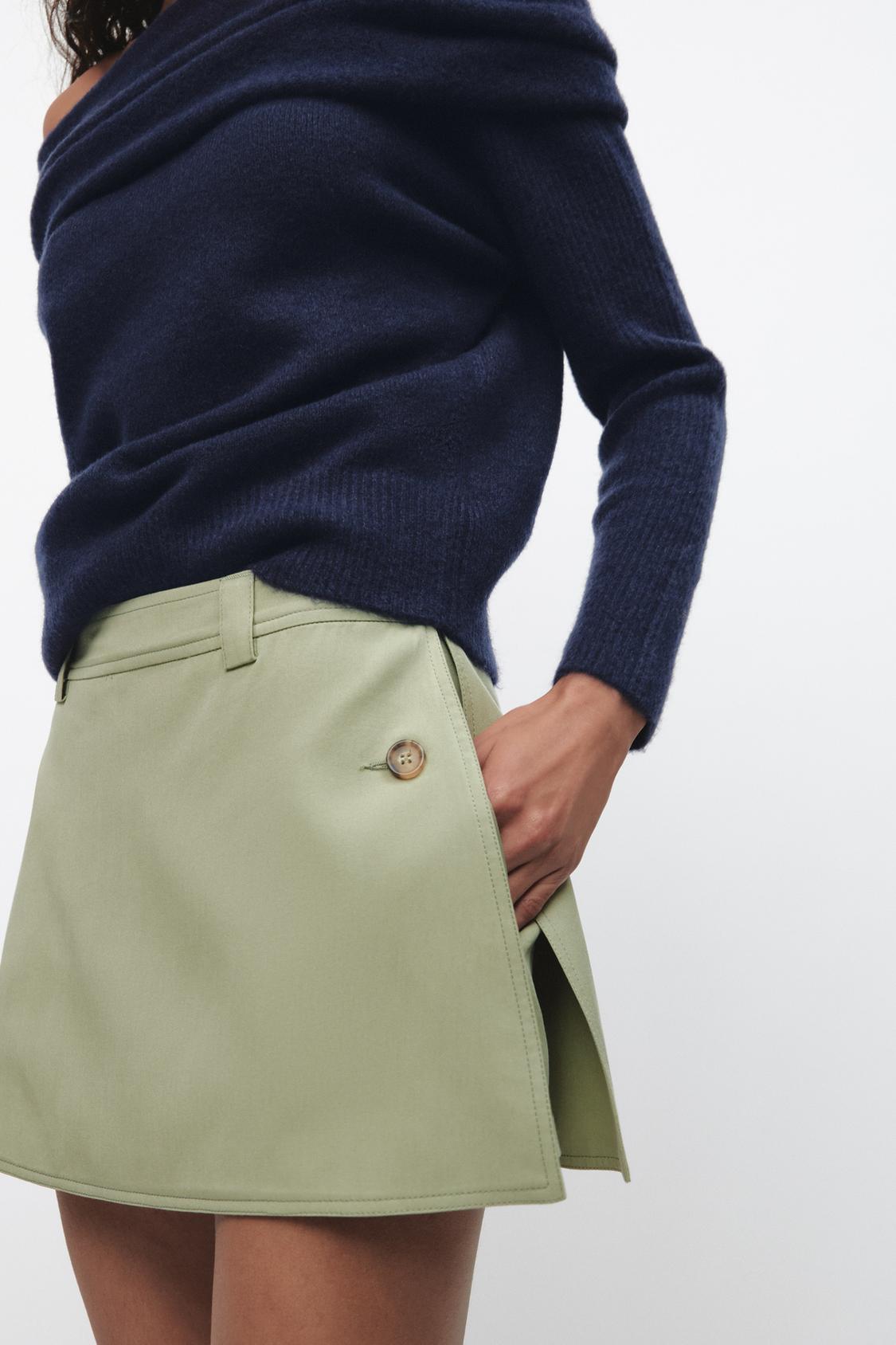 SKORT WITH SLITS