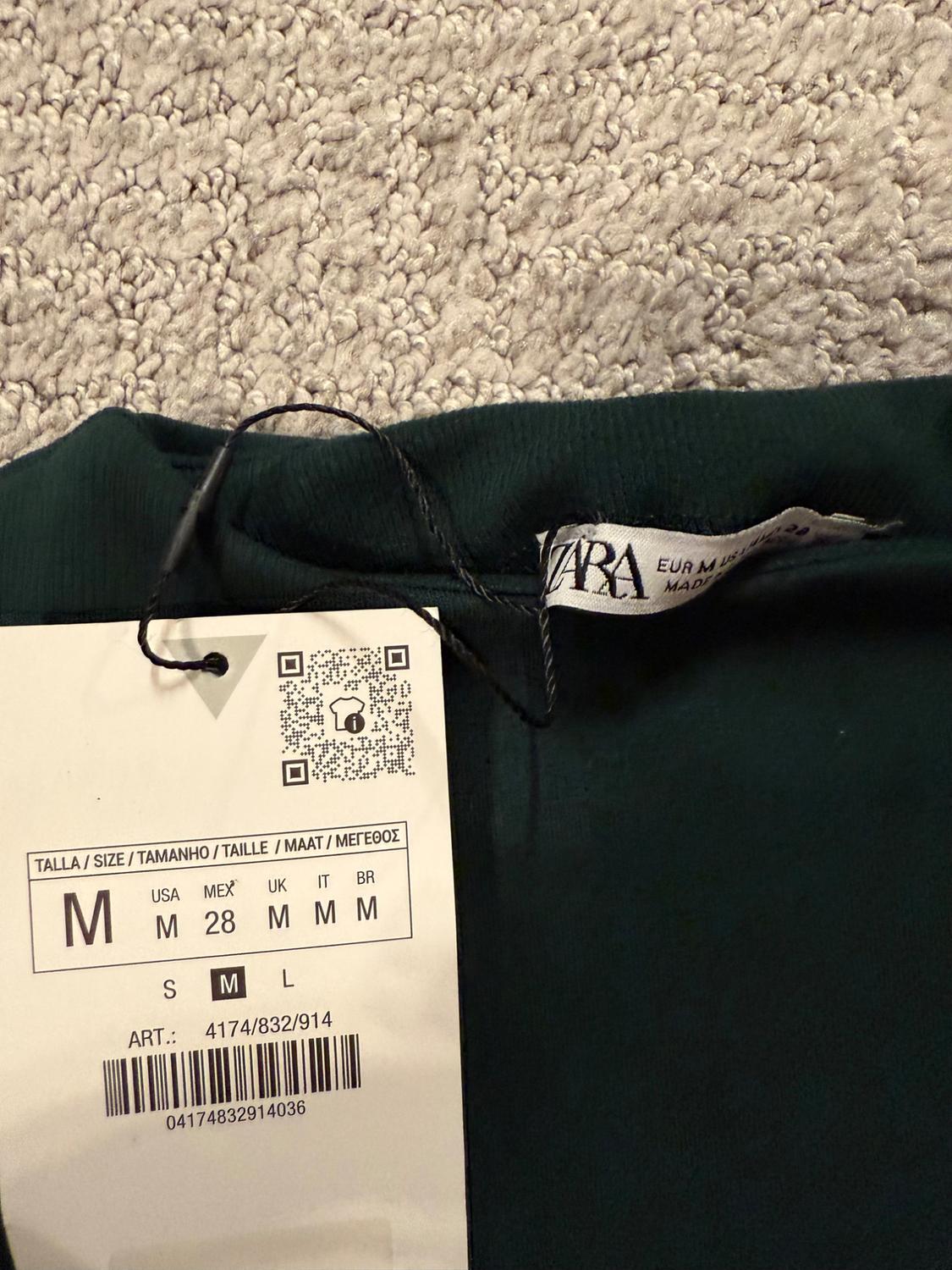 SLEEVELESS MOCK NECK TOP - Image 5