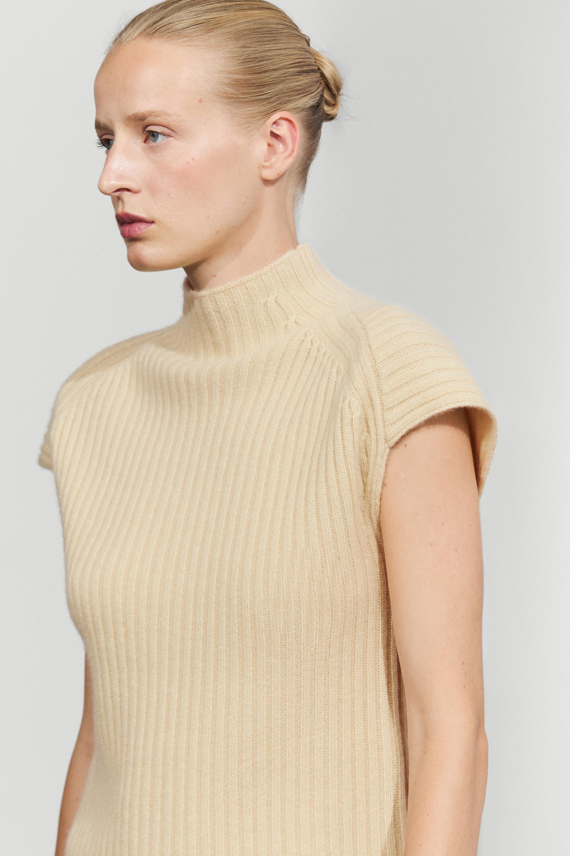 100% cashmere ribbed knit vest