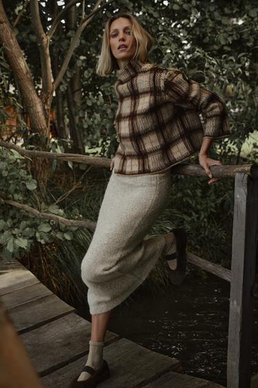 PULL EN MAILLE À CARREAUX EFFET BROSSÉ - Beige / Marron clair de Zara