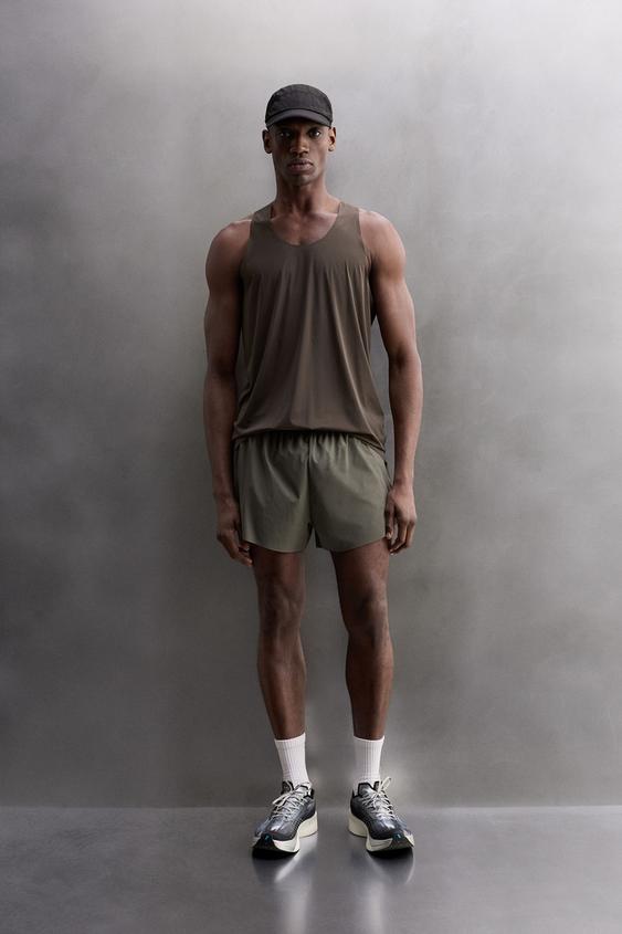 LIGHTWEIGHT TECHNICAL TANK TOP