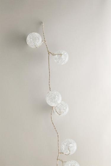 LIGHT-UP BALLS CHRISTMAS GARLAND - White by Zara - Image 3