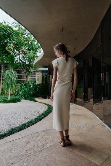 ROBE EN MAILLE CUT-OUT À BOULES - Écru de Zara - Image 4