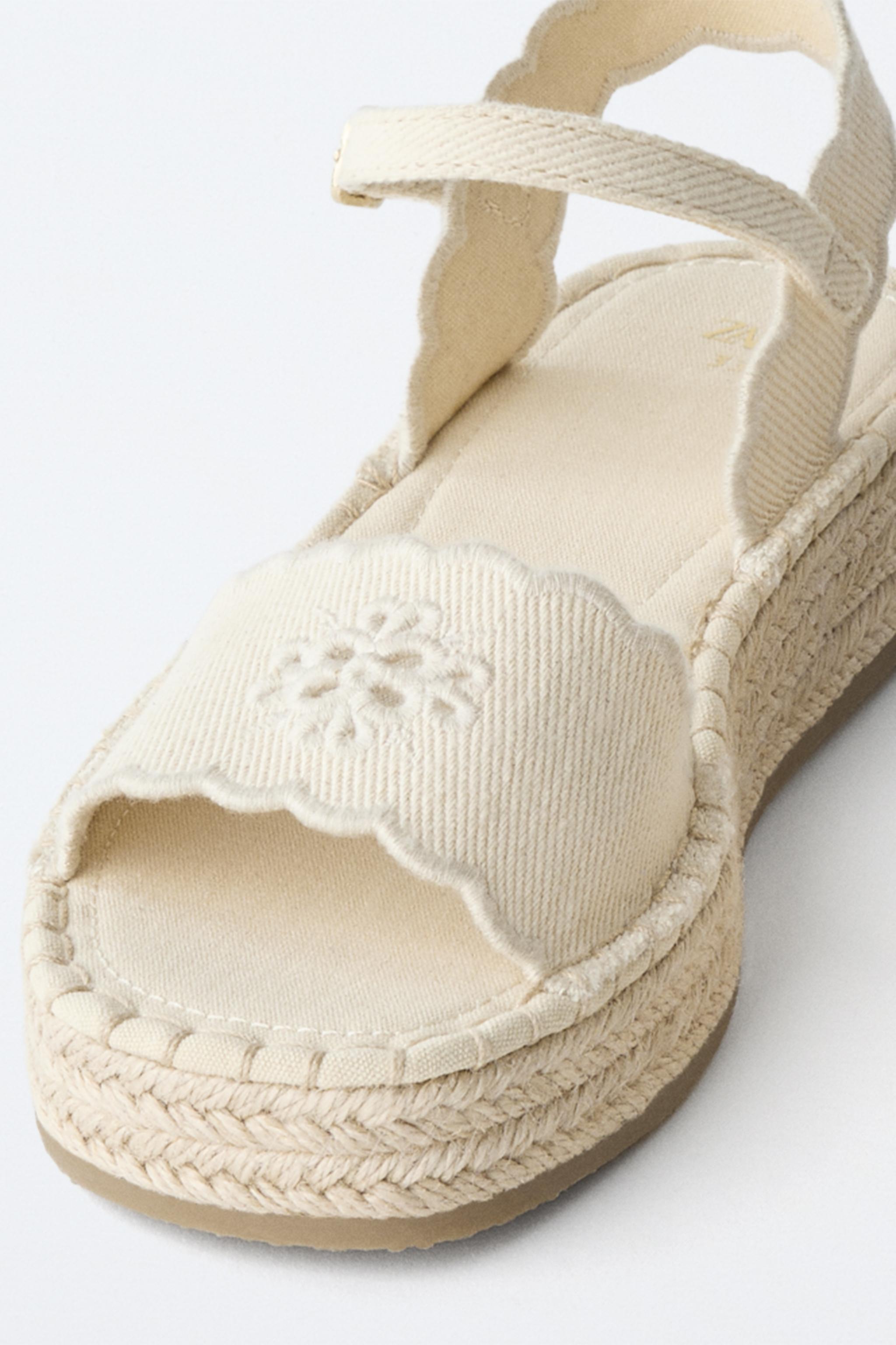 JUTE EFFECT SANDALS — Off White