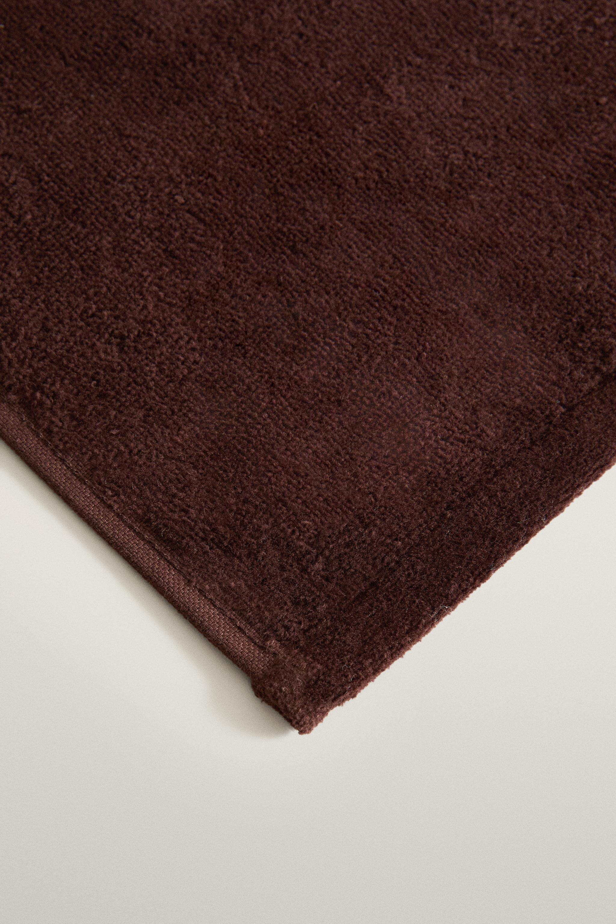 SERVIETTE DE BAIN VELOURS BORD CHENILLE (540 G/M²)