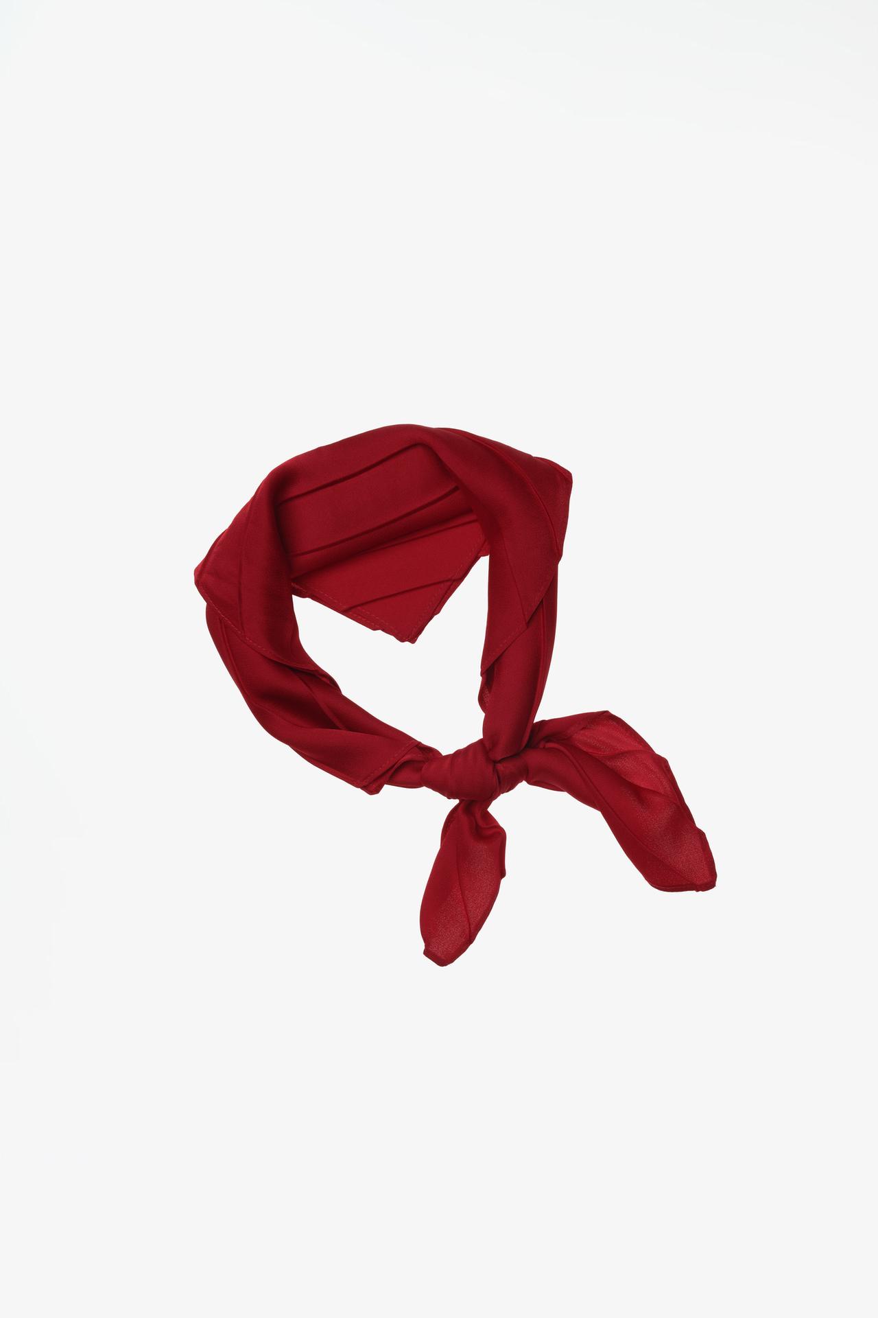 LIMITED EDITION PLEATED SCARF — Red