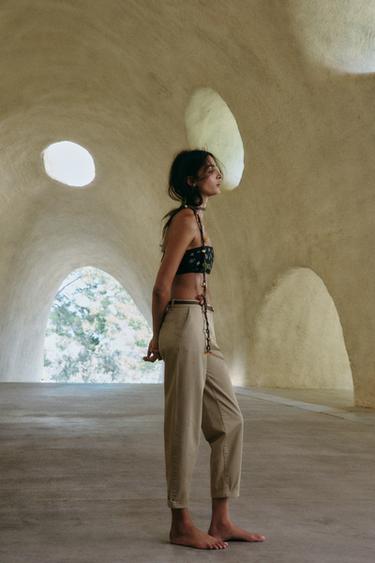 PANTALON CHINO AVEC CEINTURE TRESSÉE - Camel clair de Zara - Image 3