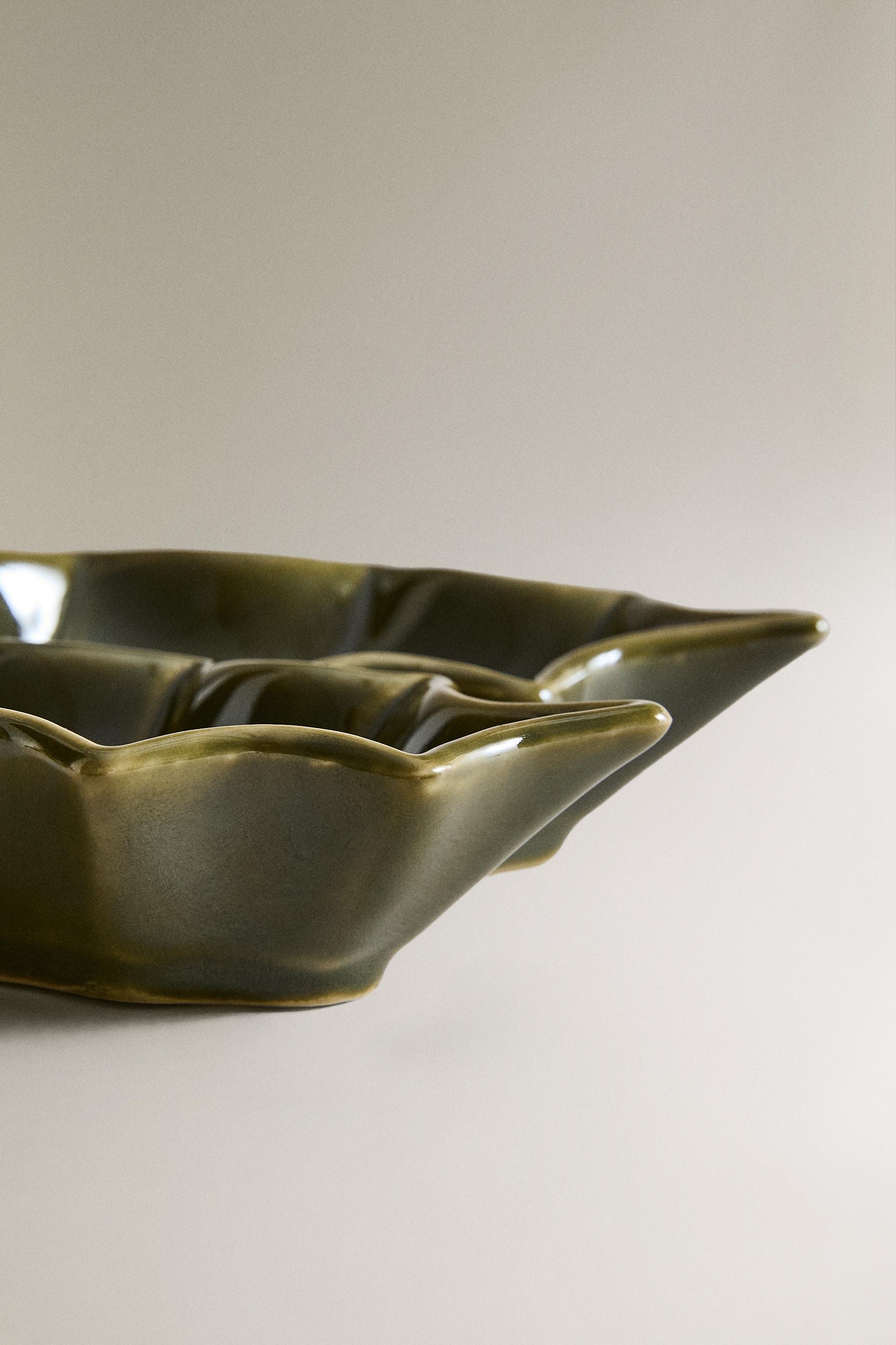 CHRISTMAS HOLLY PORCELAIN BOWL