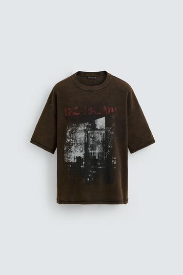 ФУТБОЛКА С ПРИНТОМ И ЭФФЕКТОМ ПОТЕРТОСТИ — ЧЕРНЫЙ от Zara
