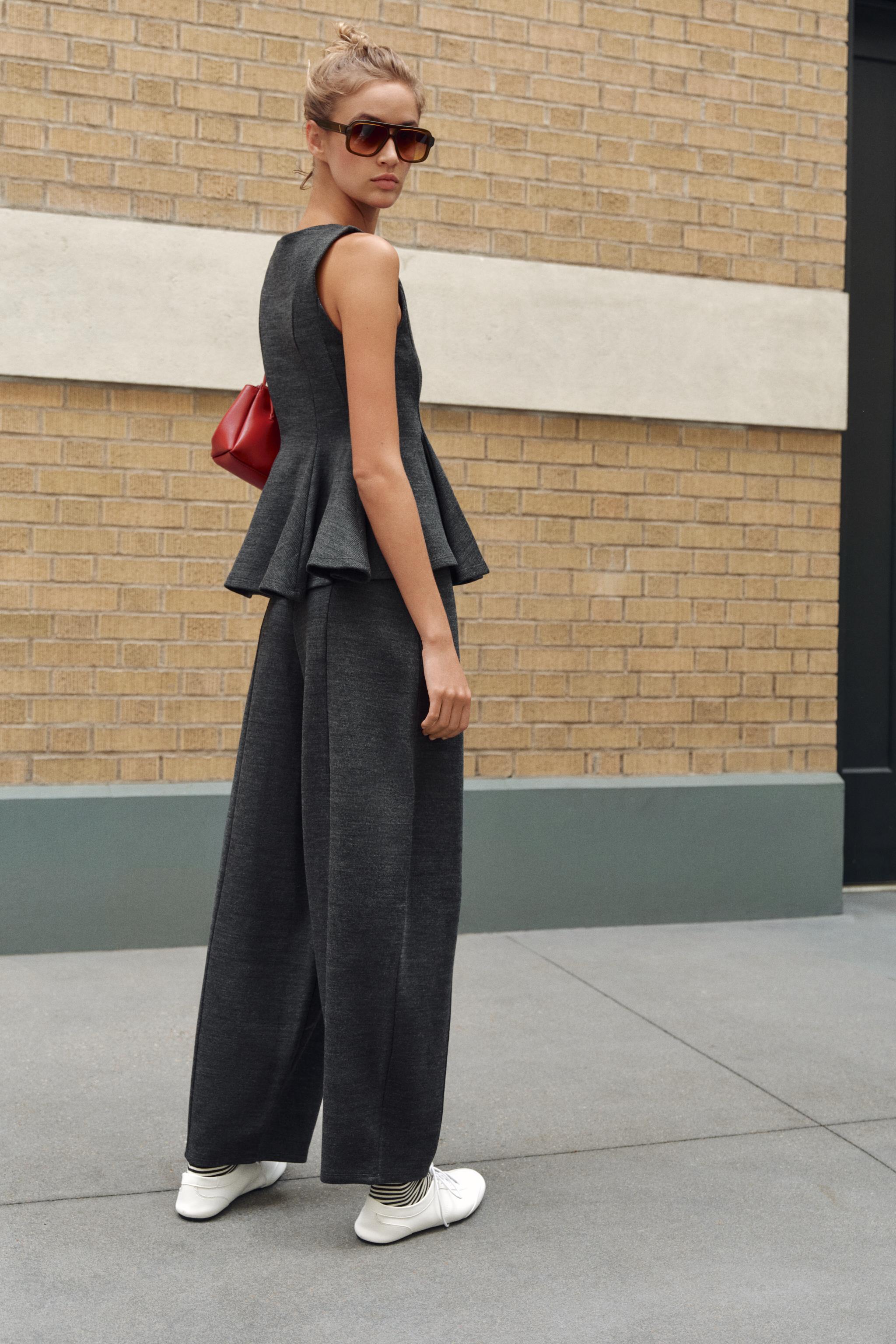 Zara Yumuşak Dokulu Peplum Top görsel 4