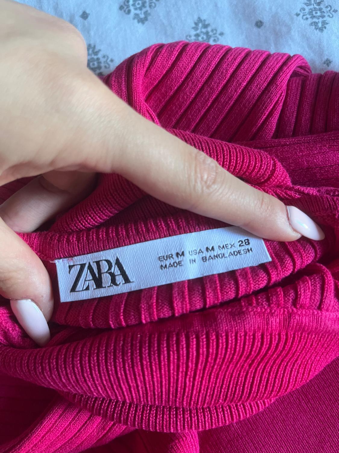 MAGLIONE A COLLO ALTO A COSTINE FUCSIA - Image 3