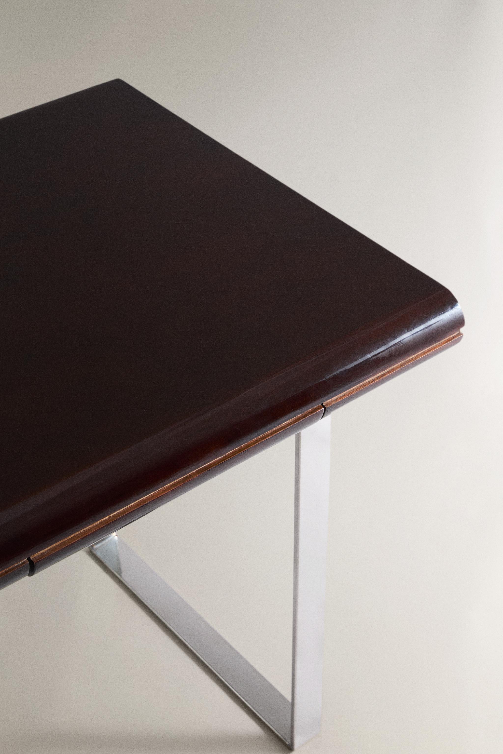 STEEL AND WOOD DESK — Dark brown