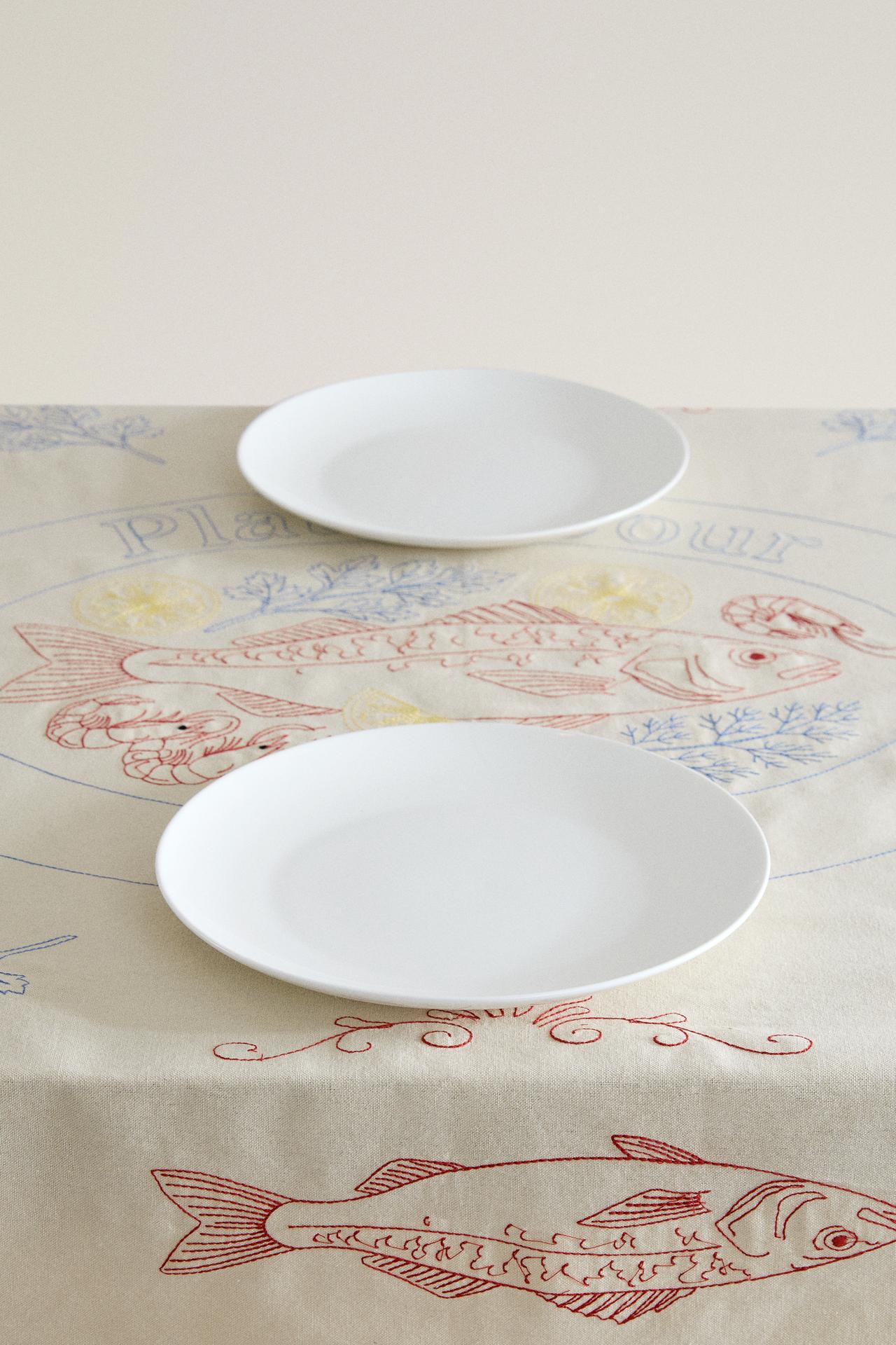 FISH PRINT COTTON TABLECLOTH — Light beige