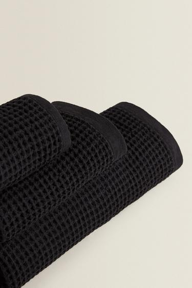 SERVIETTE DE BAIN COTON WAFFLE - Noir de Zara - Image 1