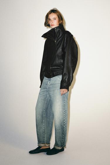 CAZADORA BOMBER EFECTO PIEL - Marrón oscuro de Zara - Imagen 0