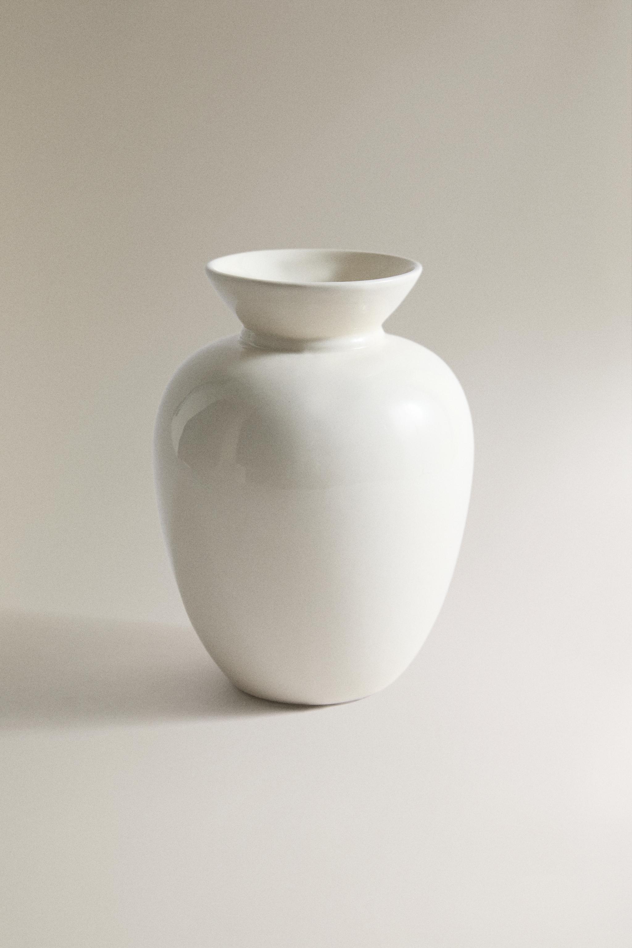 CREAM CERAMIC DECORATIVE VASE — Cream