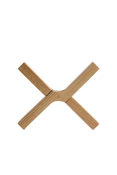 WOODEN TRIVET - بني فاتح الخاص بـ Zara